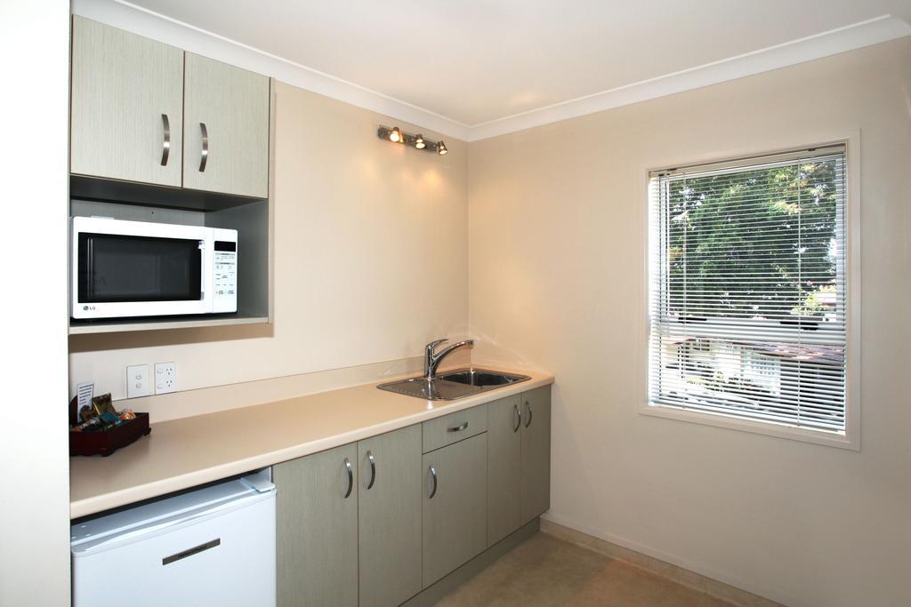 Pukekohe Touchwood Motor Lodge חדר תמונה