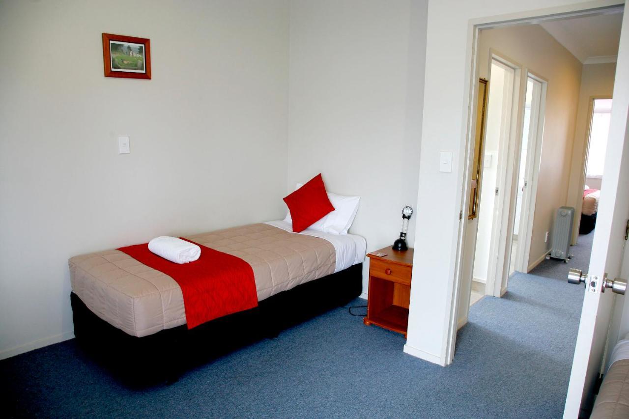 Pukekohe Touchwood Motor Lodge מראה חיצוני תמונה
